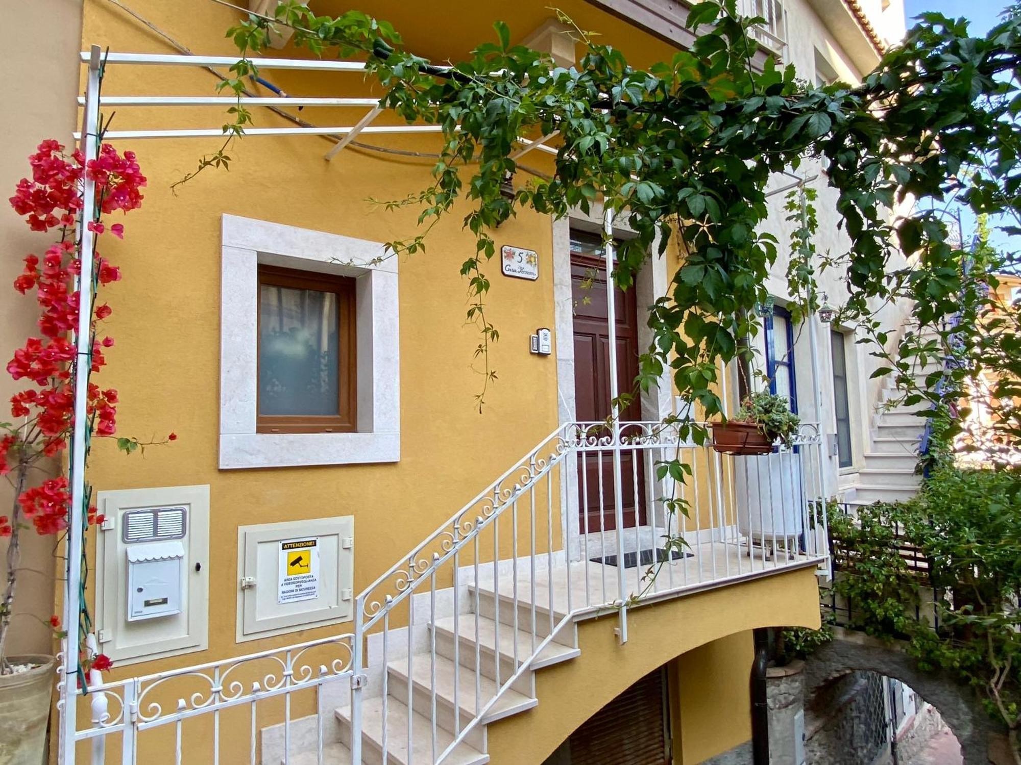 Casa Ferrara Hotel Taormina Eksteriør billede